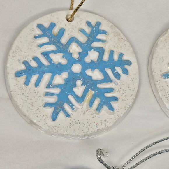 Vintage Christmas Ornaments Snow Flake Blue White Ceramic Hand Painted Set Of 7 - Picture 5 of 10